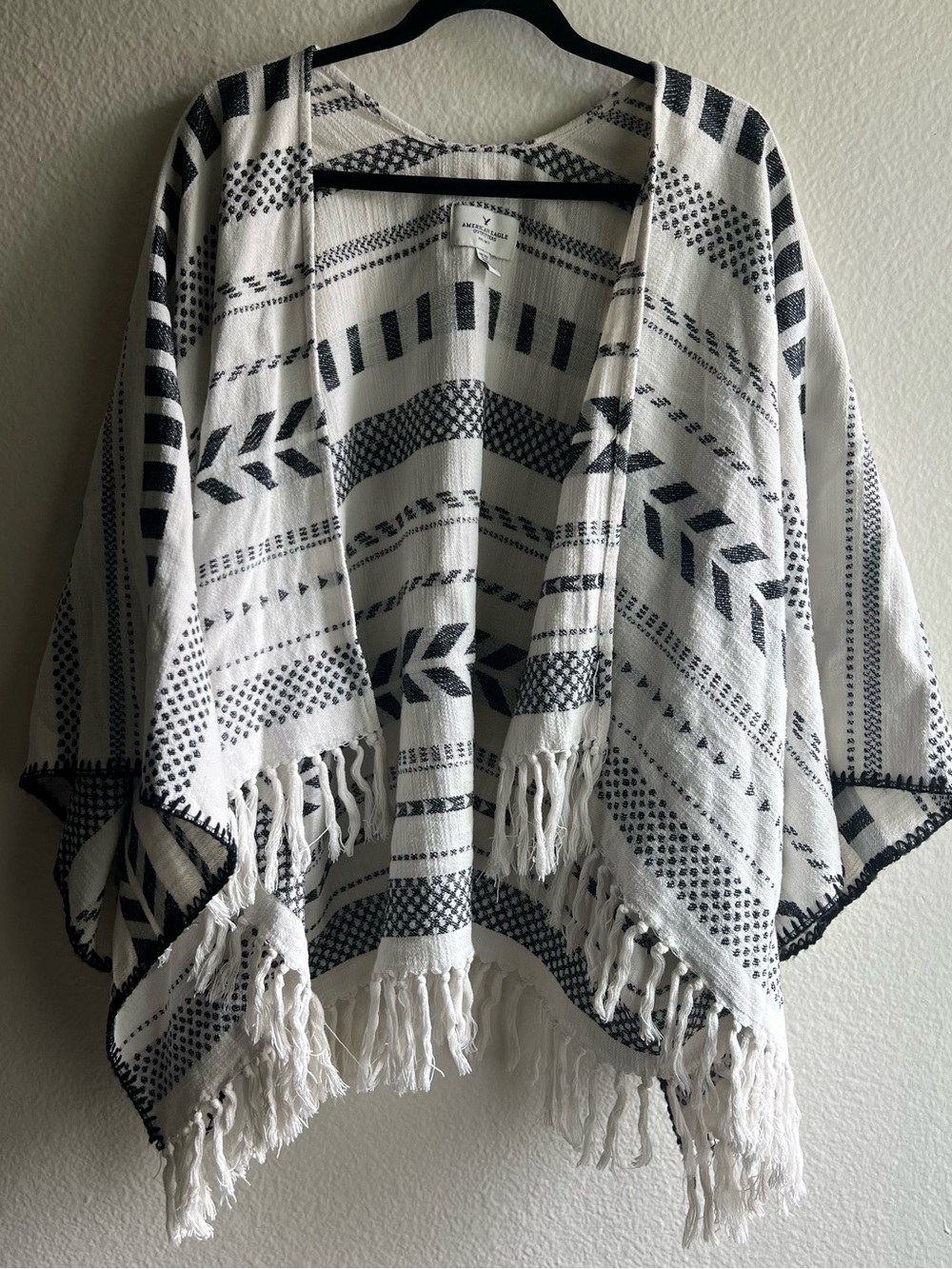 American Eagle Black White Geometric Fringe Poncho Shawl One Size 100% Cotton